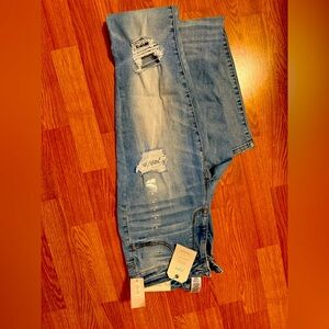 Maurice’s size small Jegging new with tags